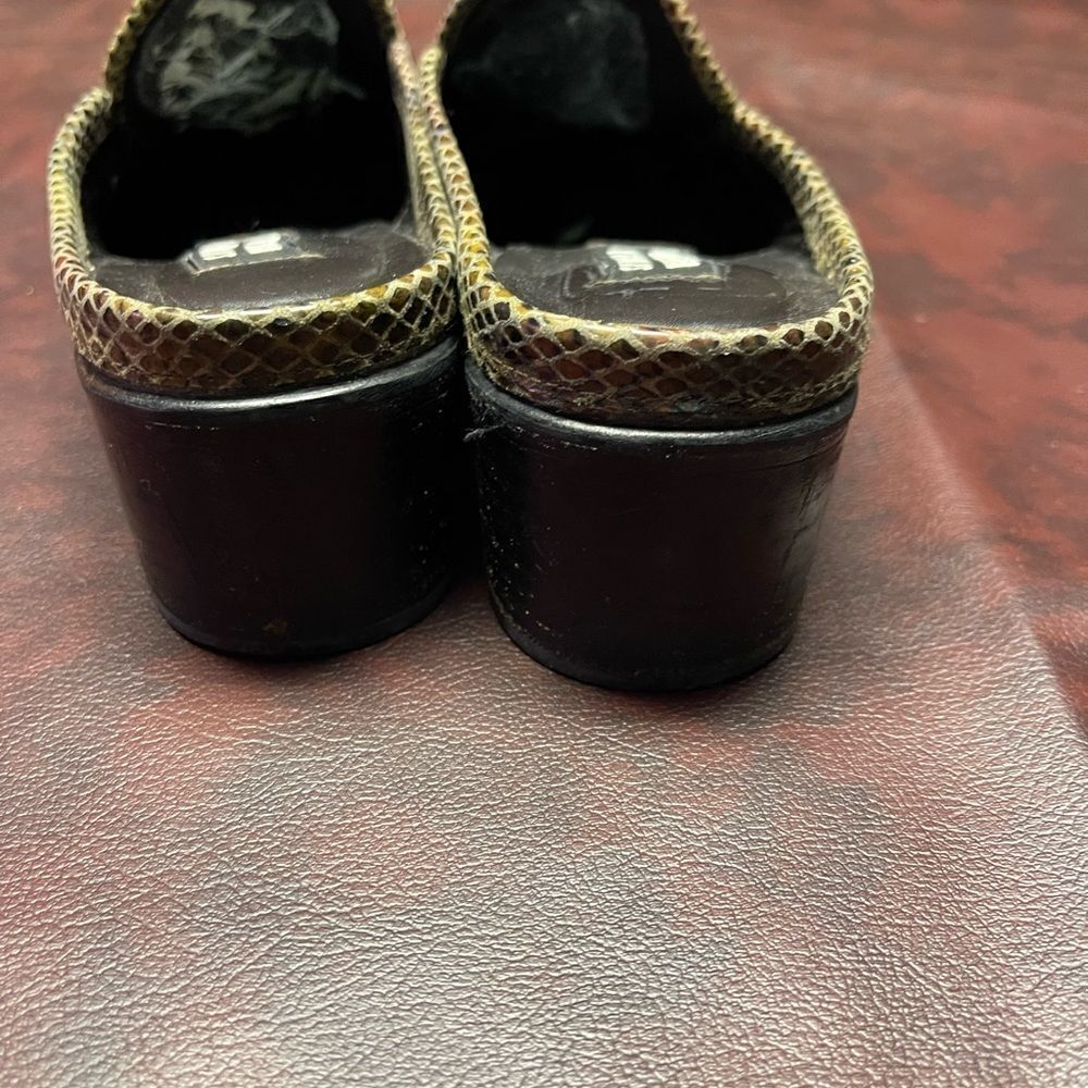 Stuart Weitzman snake print tan mules,‎ size 8 1/… - image 2